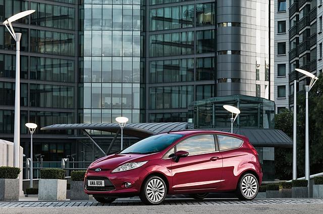 Ford Fiesta: Jak dlouho nabíjet autobaterii pro bezproblémový start?