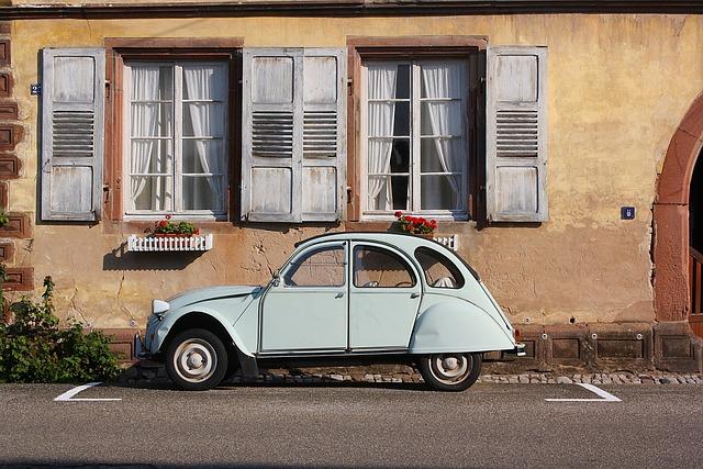 Kde se nachází autobaterie u Renaultu Mooveo